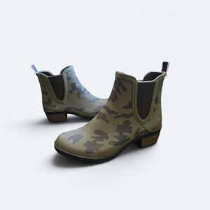 Lucky Brand Basel H2O Camo Chelsea Rain Boots Size 6 M